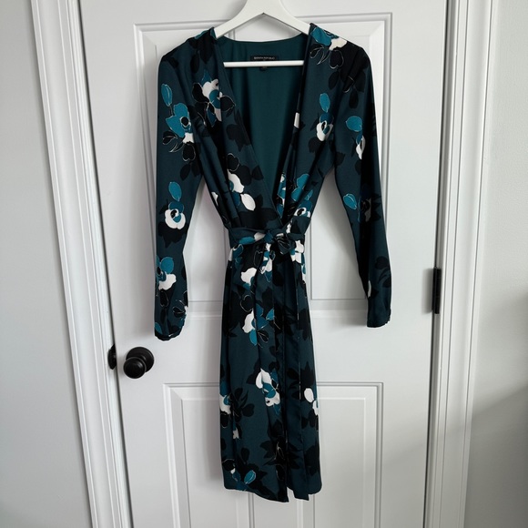 Banana Republic Floral Wrap Dress - Picture 9 of 9